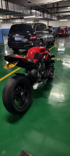 Ducati Street Fighter V4 1100 cc - ფოტო 4