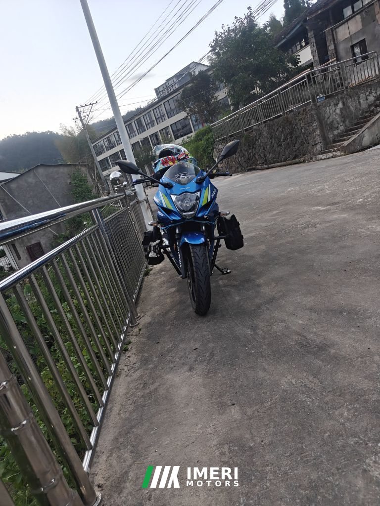 Jinan Suzuki Geek Gixxer 155 - motorcycle from China