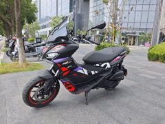 Aprilia SR GT 200 - фото 2