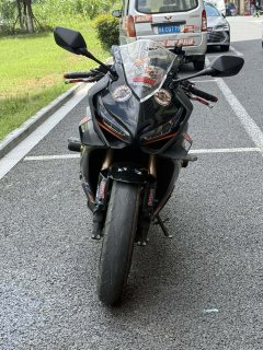 Honda CBR650R - photo 2