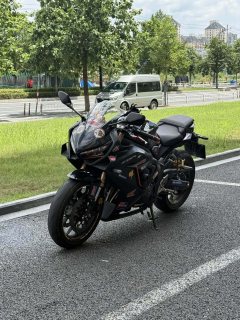 Honda CBR650R - photo 3