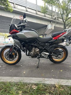 QJMOTOR 700S - photo 2