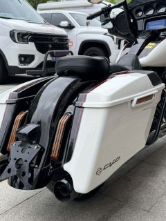 Harley-Davidson Street Glide 1923 cc - ფოტო 11