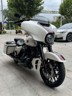 Harley-Davidson Street Glide 1923 cc - ფოტო 4
