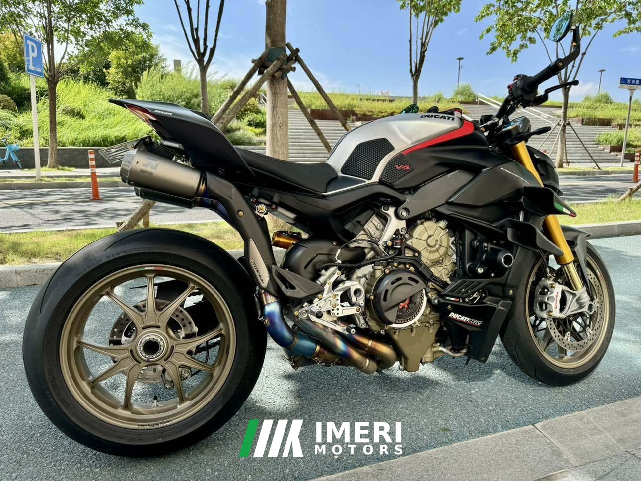 2022 Ducati Street Fighter V4 1100 cc
