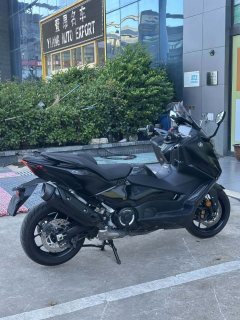 Yamaha TMAX 560 cc - ფოტო 3