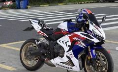Honda CBR650R - photo 1