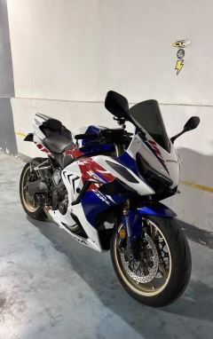 Honda CBR650R - photo 2