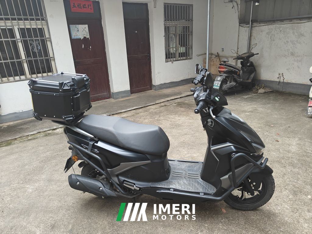 QJMOTOR Hong 125 - motorcycle from China
