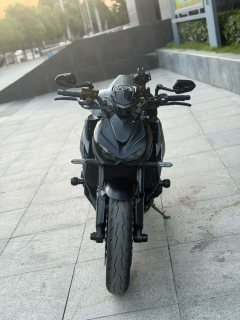 Kawasaki Z1000 - ფოტო 2