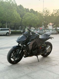 Kawasaki Z1000 - ფოტო 3