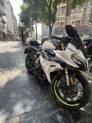 2022 CFMOTO 250SR