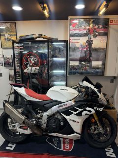 Aprilia RSV4 1100 cc - ფოტო 1