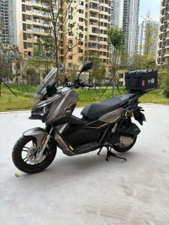 QJMOTOR Hong 150ADV - ფოტო 3