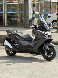 SYM Cruisym 400 - photo 1