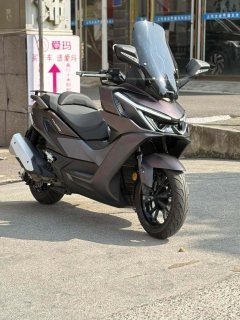 SYM Cruisym 400 - photo 6