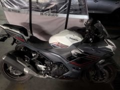 Kawasaki Ninja 400 - ფოტო 1