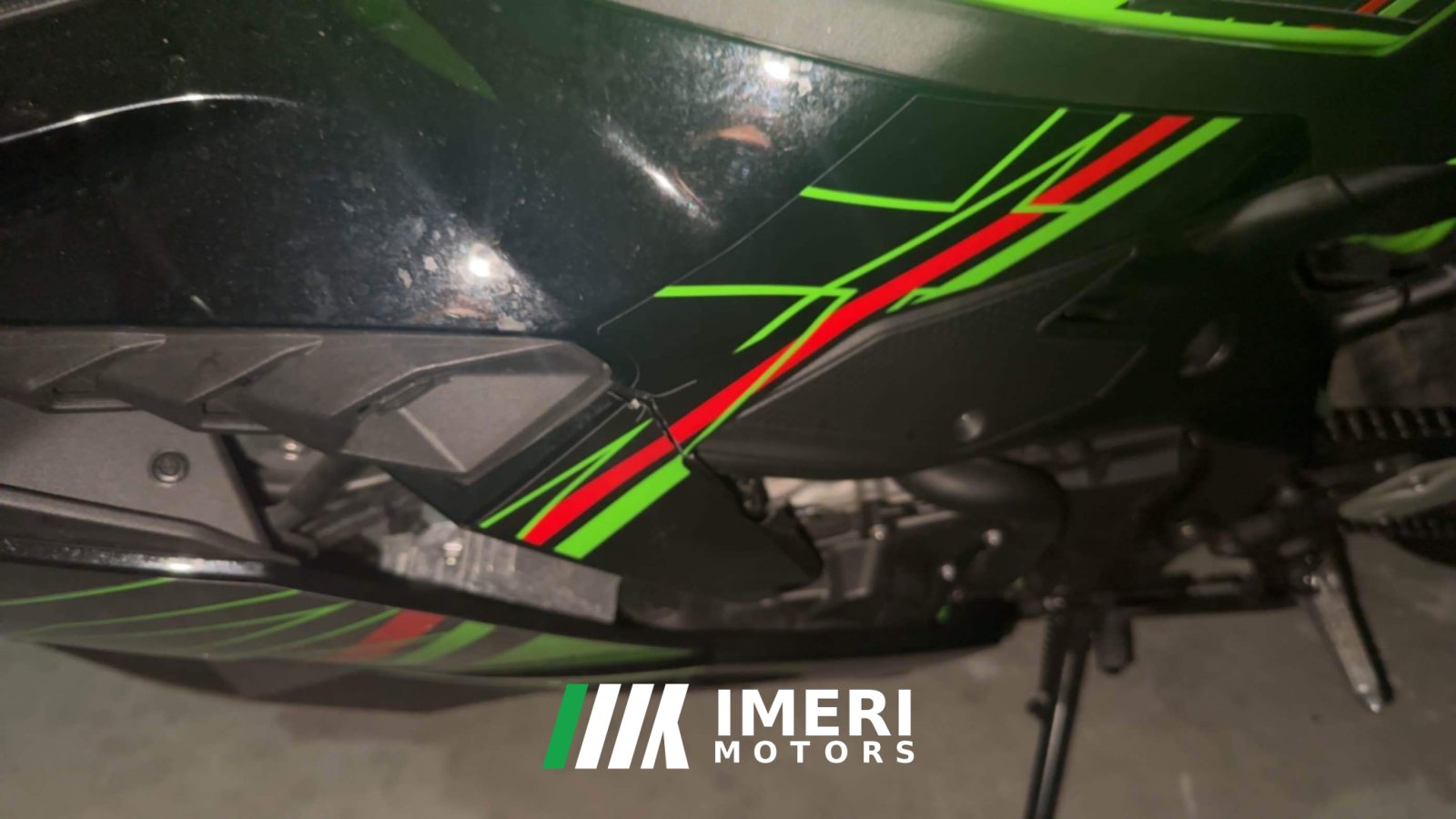 2023 Kawasaki ZX-4R 400 cc