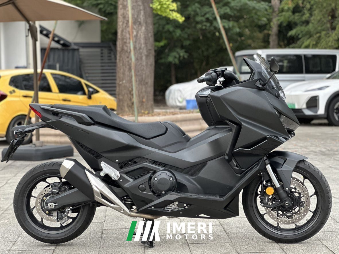 2026 Honda NSS750
