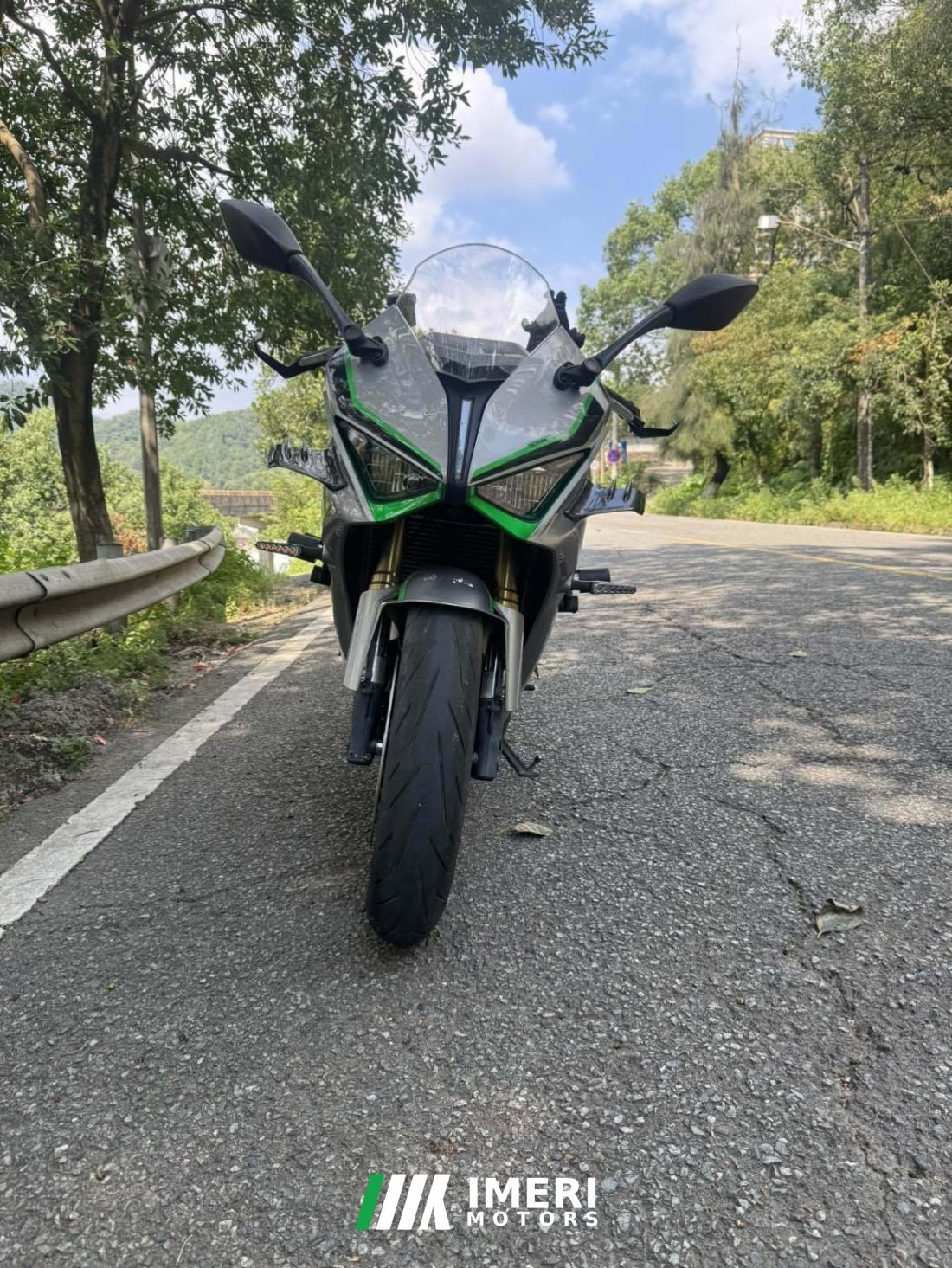 QJMOTOR Roewe i5 550 / Sai 550 *(Context-dependent, usually referring to the motorcycle "Sai 550" or Roewe car v - motorcycl…