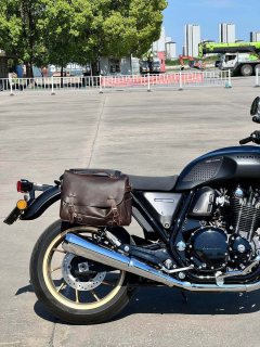 Honda CB1100 - photo 2