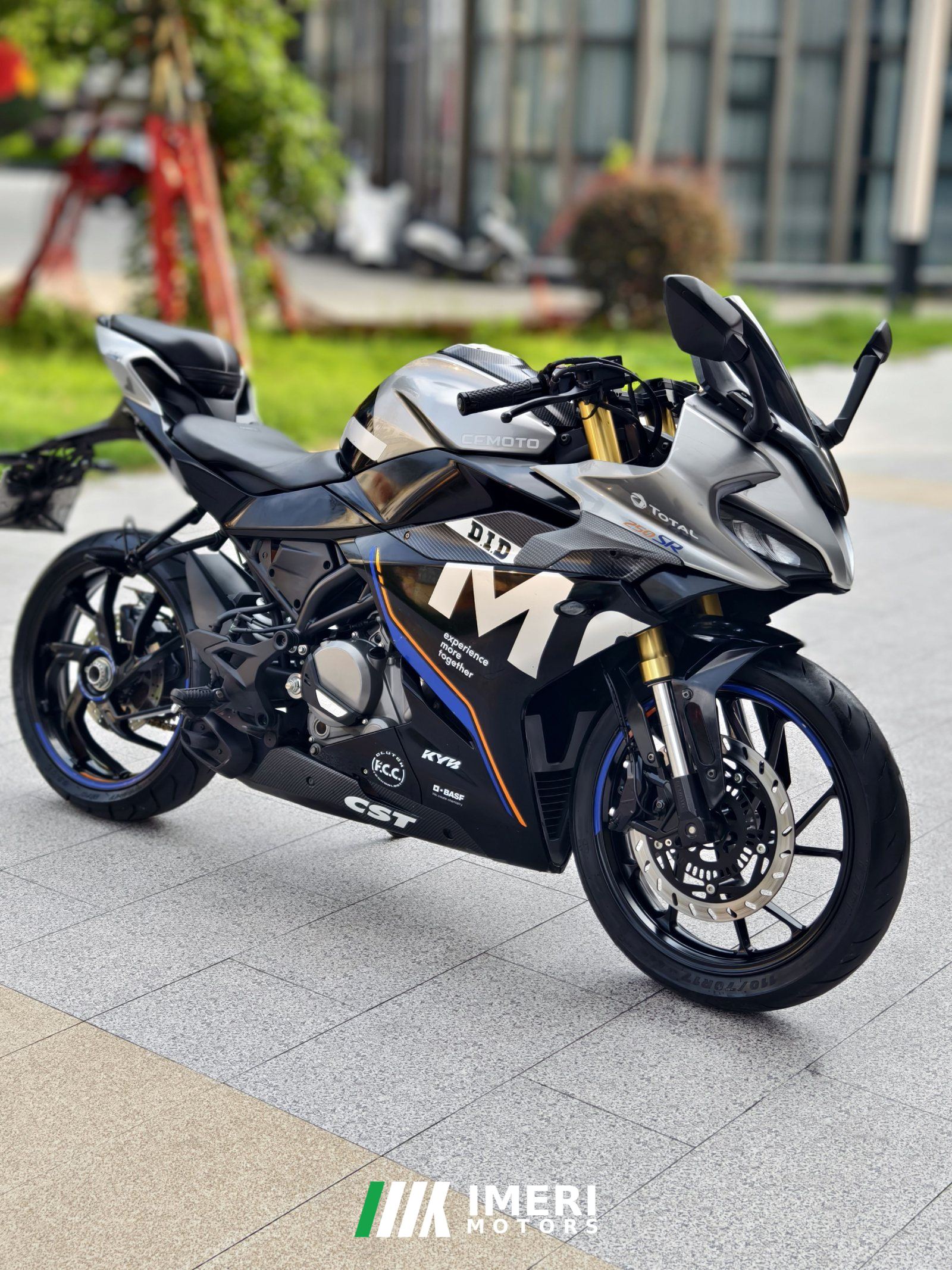 2022 CFMOTO 250SR