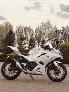 Kawasaki Ninja 400 - ფოტო 1
