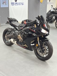 Honda CBR650R - photo 1