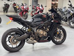 Honda CBR650R - photo 3
