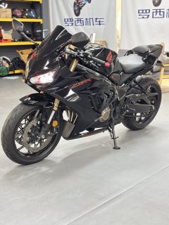 Honda CBR650R - photo 9