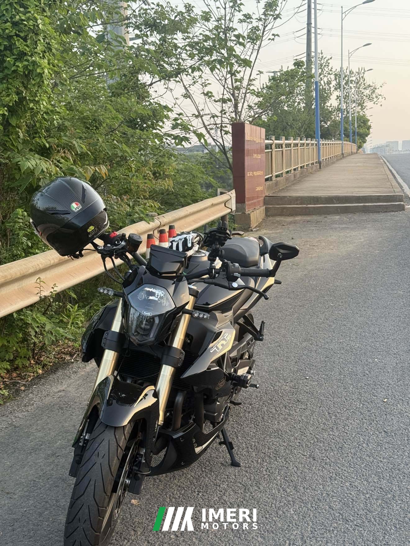 2024 Benelli TNT600i