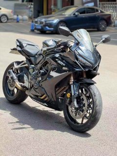 Honda CBR650R - photo 1