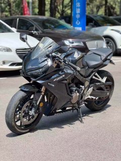 Honda CBR650R - photo 2