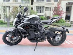 MV Agusta Brutale 800 - ფოტო 2