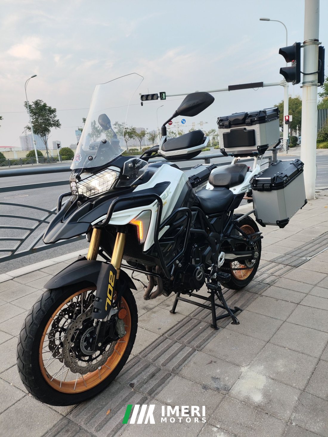 Benelli TRK702 700 cc - მოტოციკლი ჩინეთიდან