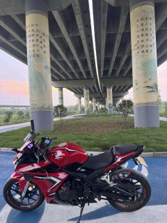 Honda CBR400R - фото 1