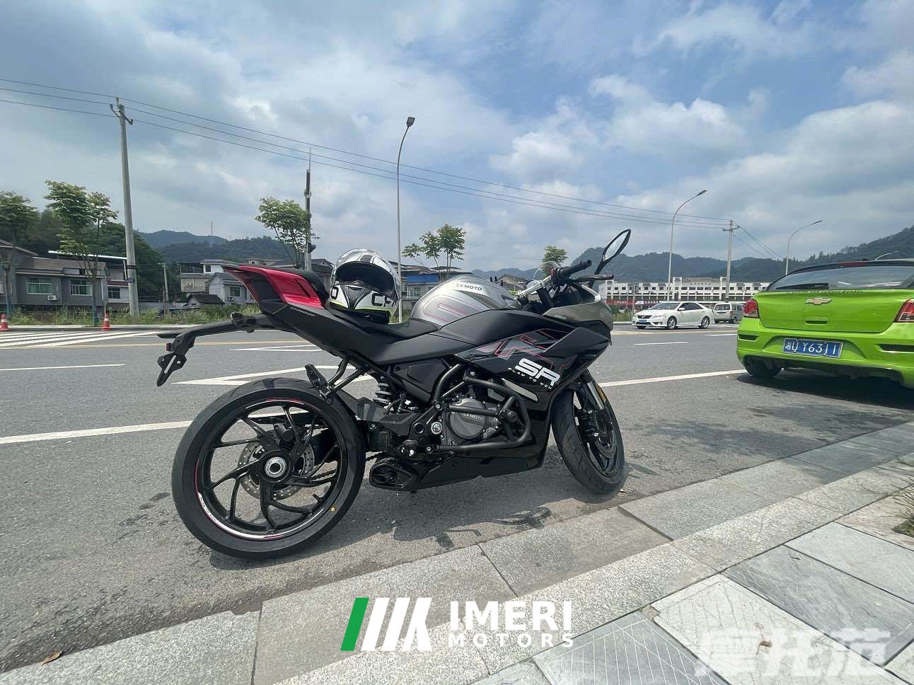 2023 CFMOTO 250SR