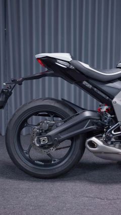 Triumph Daytona 660 - ფოტო 2