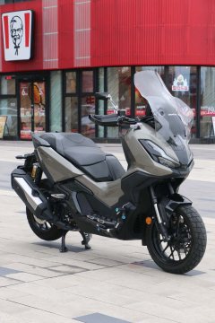 Honda ADV350 - ფოტო 10