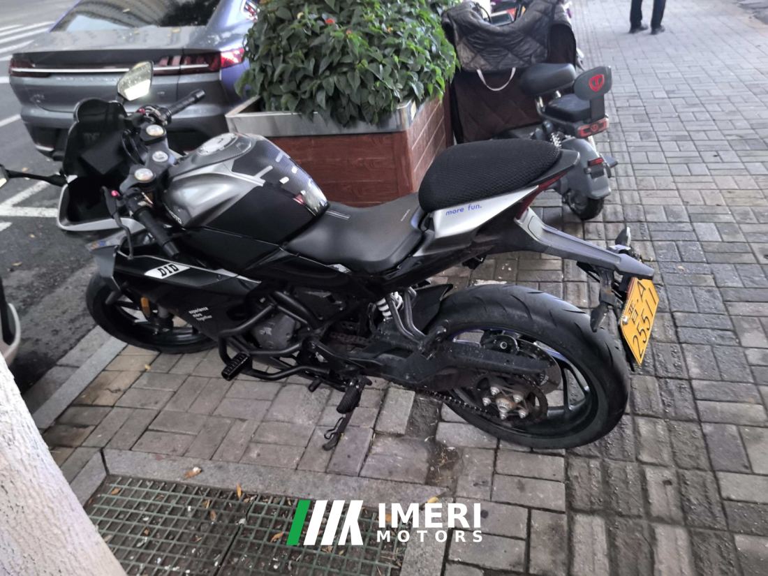 CFMOTO 250SR - мотоцикл из Китая