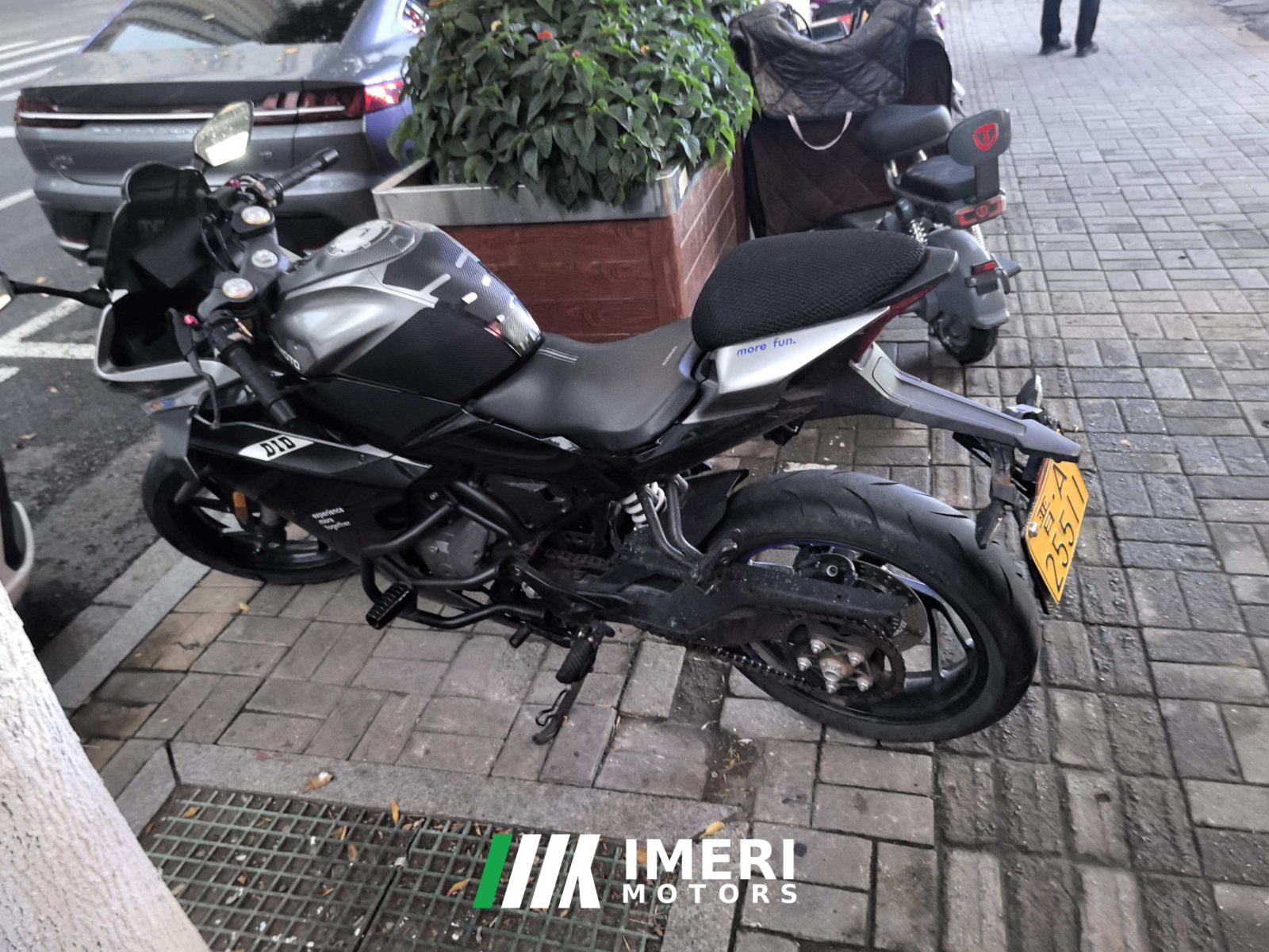 2022 CFMOTO 250SR