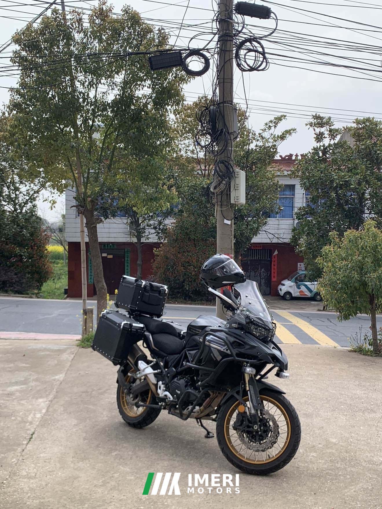 2025 Benelli TRK552 550 cc