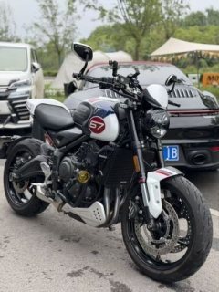 Triumph Trident 660 - ფოტო 1