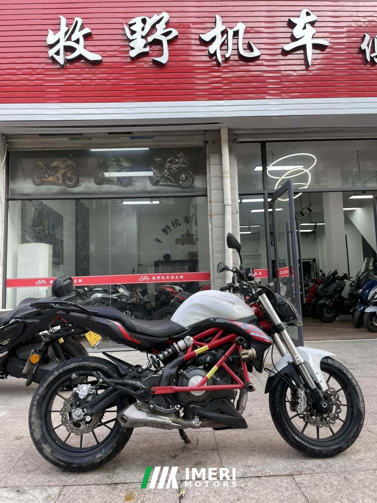 2019 Benelli TNT 300 / BN 302S
