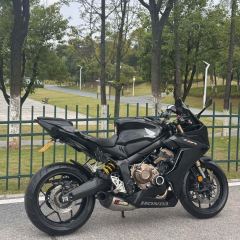 Honda CBR650R - photo 2