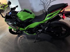 Kawasaki Ninja 400 - фото 1