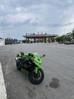 Kawasaki ZX-4R 400 cc - photo 2