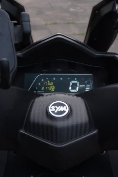 SYM Joymax F 300 - photo 4