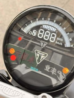 Triumph Trident 660 - ფოტო 6