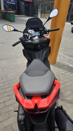 Aprilia SR GT 200 - фото 3